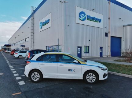 M2C spolupracuje s globálním lídrem v oblasti automobilových interiérů